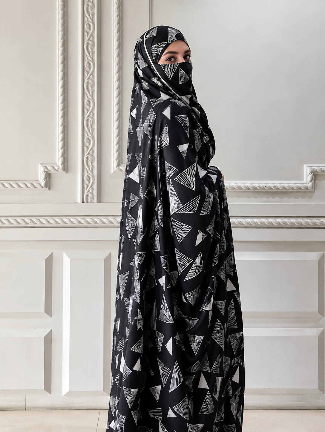 Elegant Haya Chadar with Attached Niqab