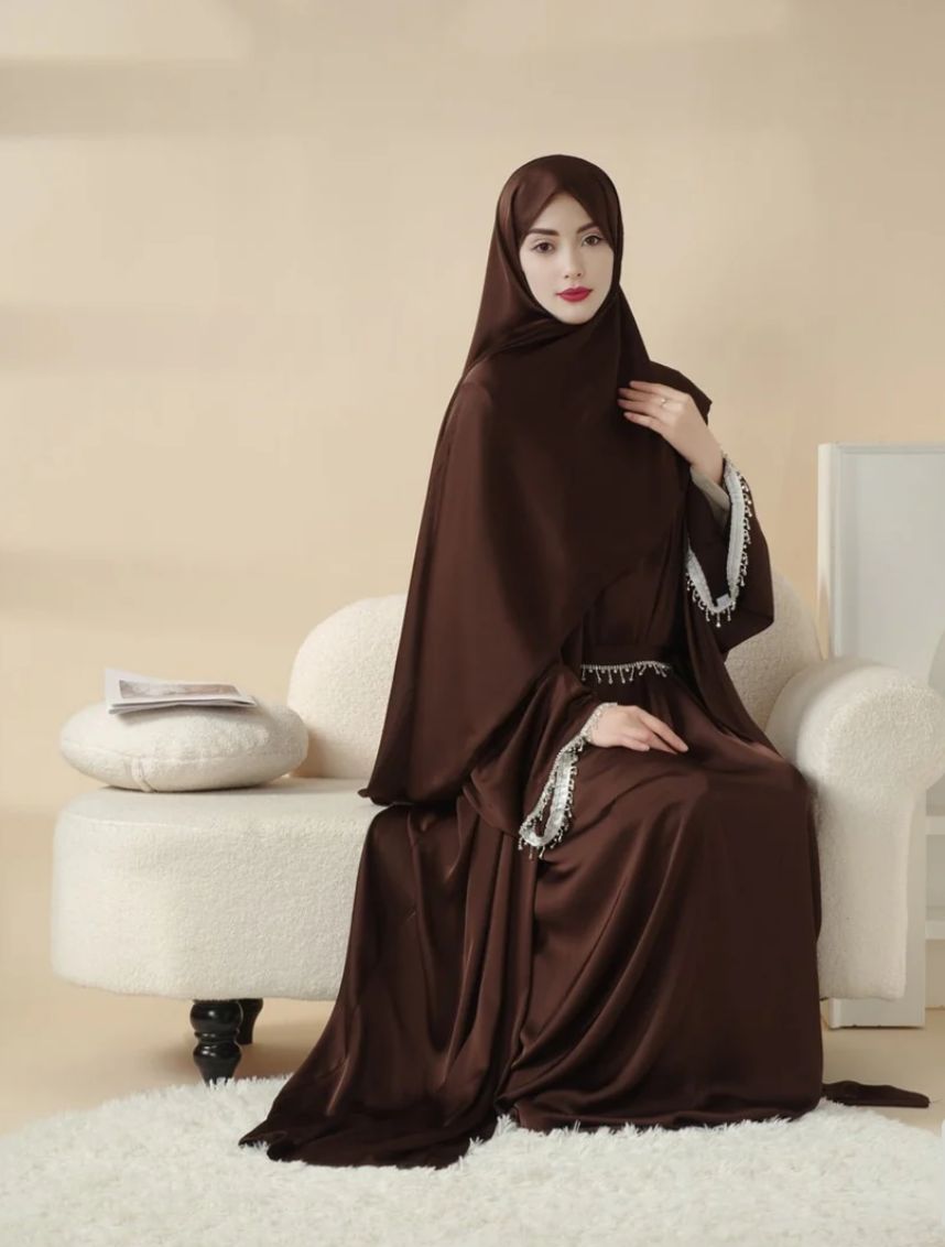 Satin Abaya With Matching Belt Made Of Diamond Tassel