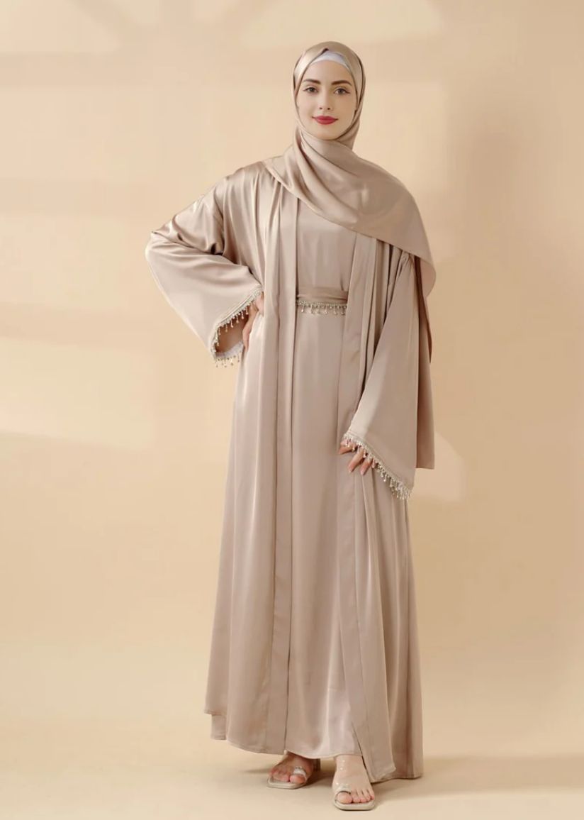 Satin Abaya With Matching Belt Made Of Diamond Tassel